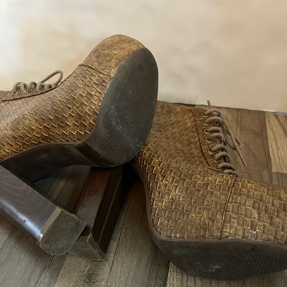 Vintage Lace Up Booties with Block Heel Platform Size 6.5 - Picture 5 of 13